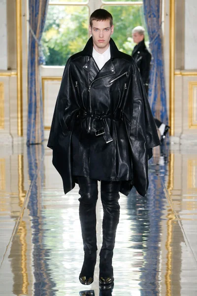 Look 95